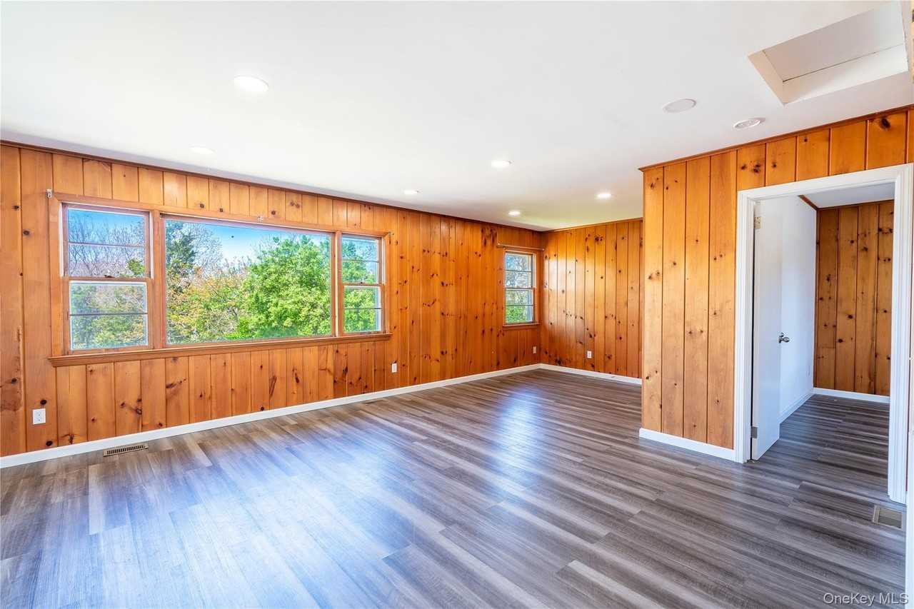 315 Lake Dr - Photo 3 of 18