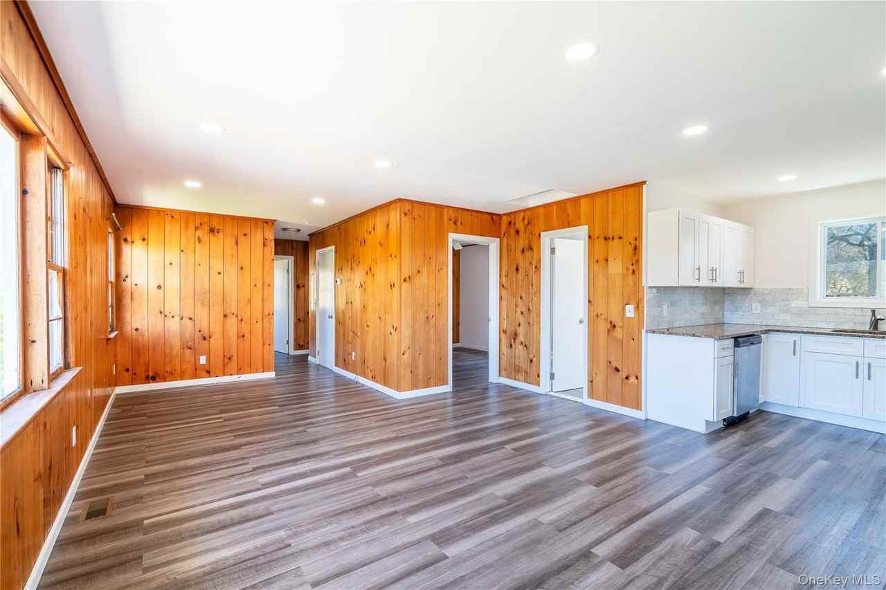 315 Lake Dr - Photo 4 of 18