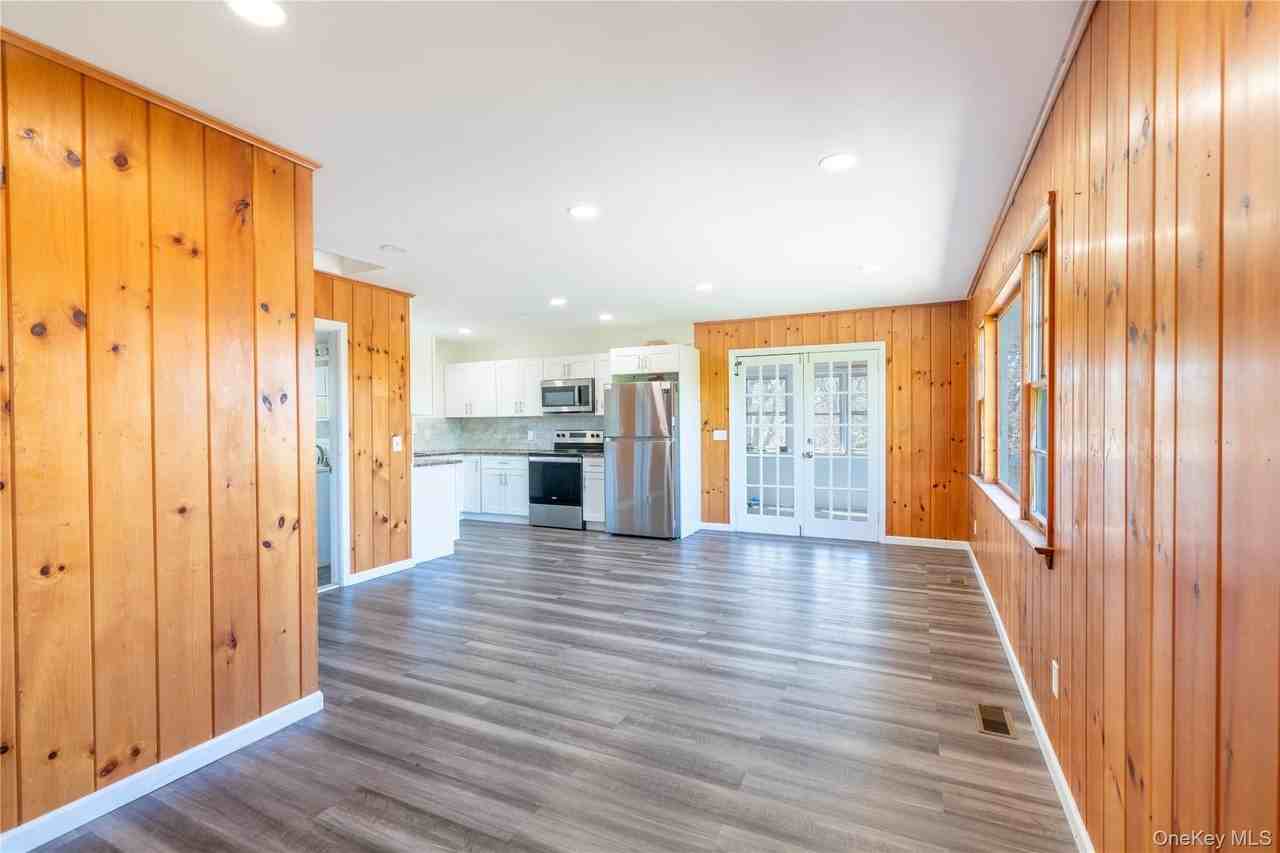 315 Lake Dr - Photo 5 of 18