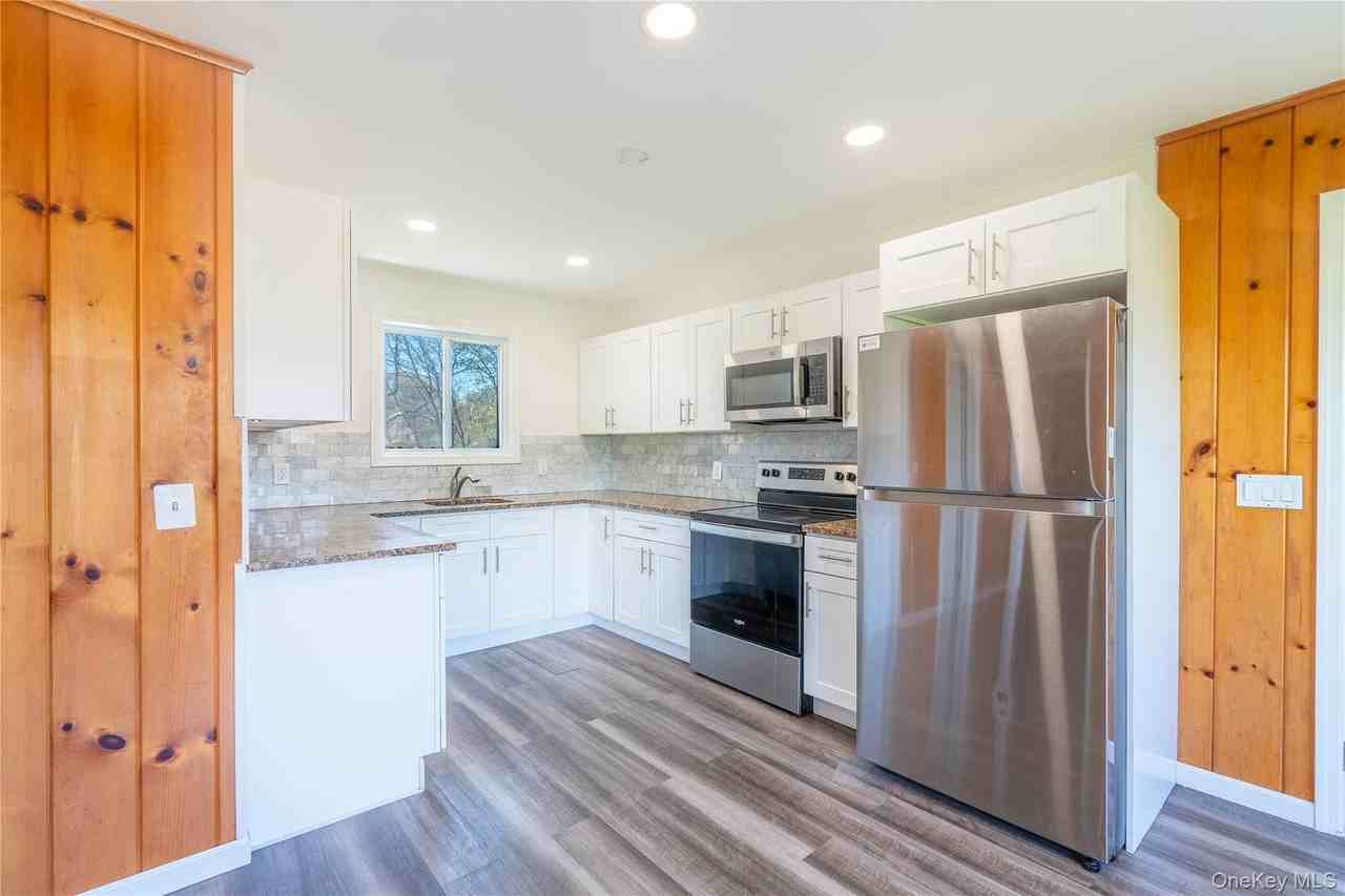 315 Lake Dr - Photo 6 of 18