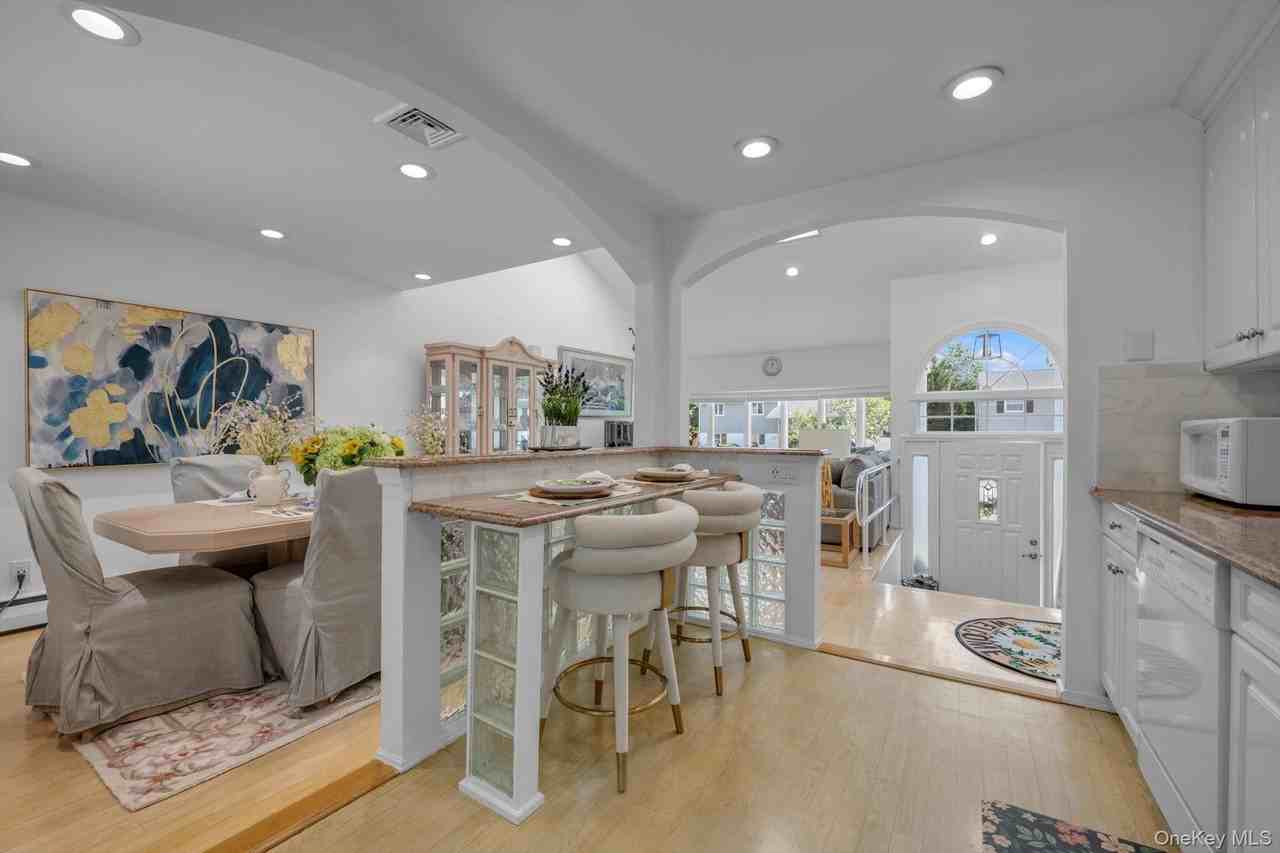 38 Loretta Dr - Photo 6 of 25