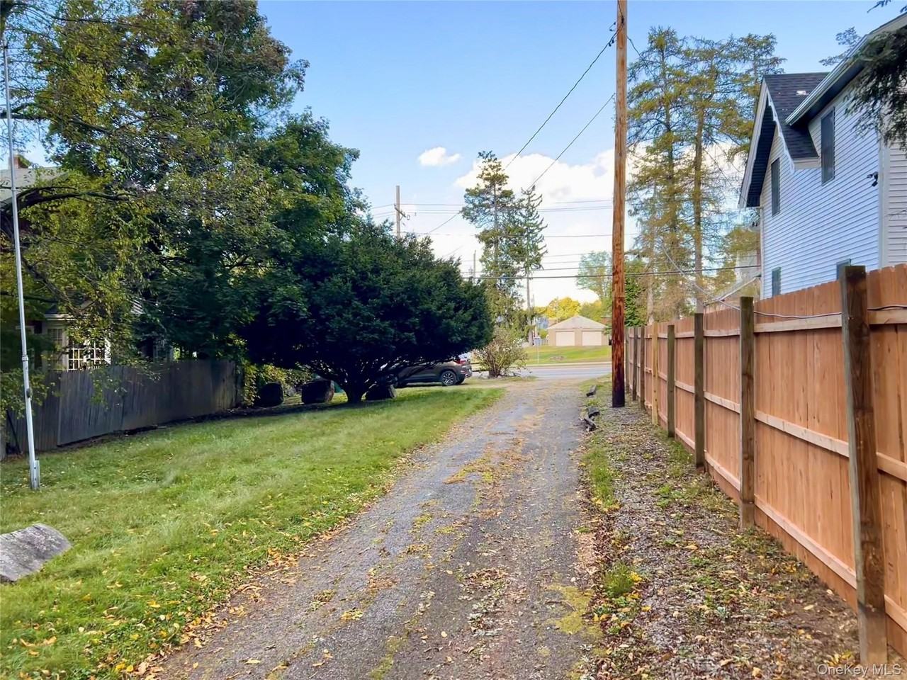 863 Wolcott Ave - Photo 2 of 29