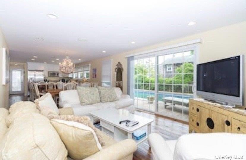 748 Ocean Breeze Walk - Photo 3 of 17