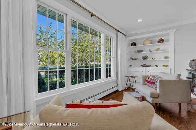 809 West Lake Avenue - Photo 5 of 34