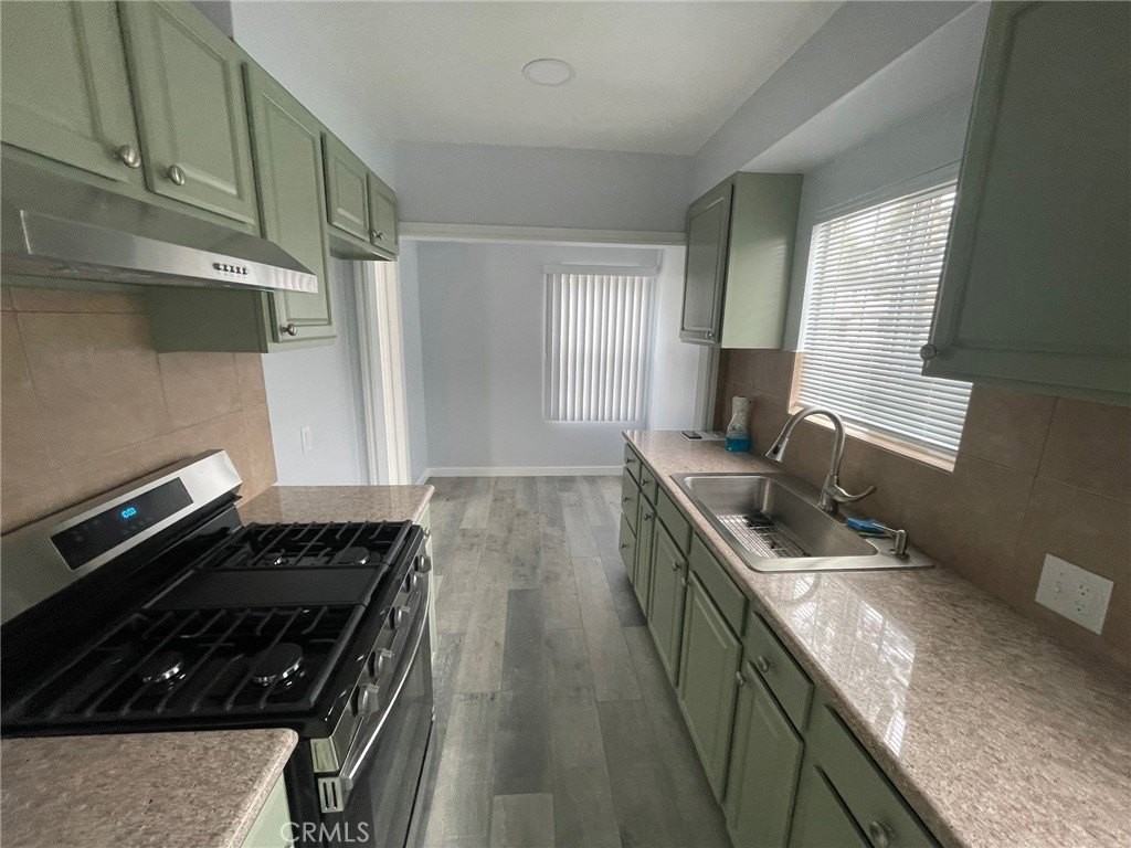 2304 N Niagara St - Photo 3 of 15