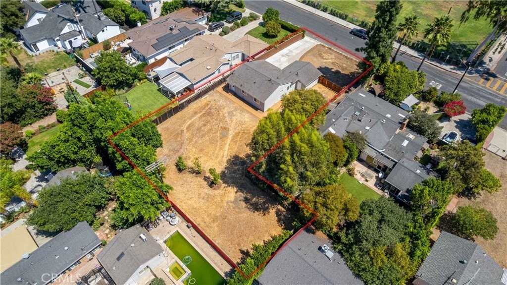 5341 Cedros Ave - Photo 2 of 50