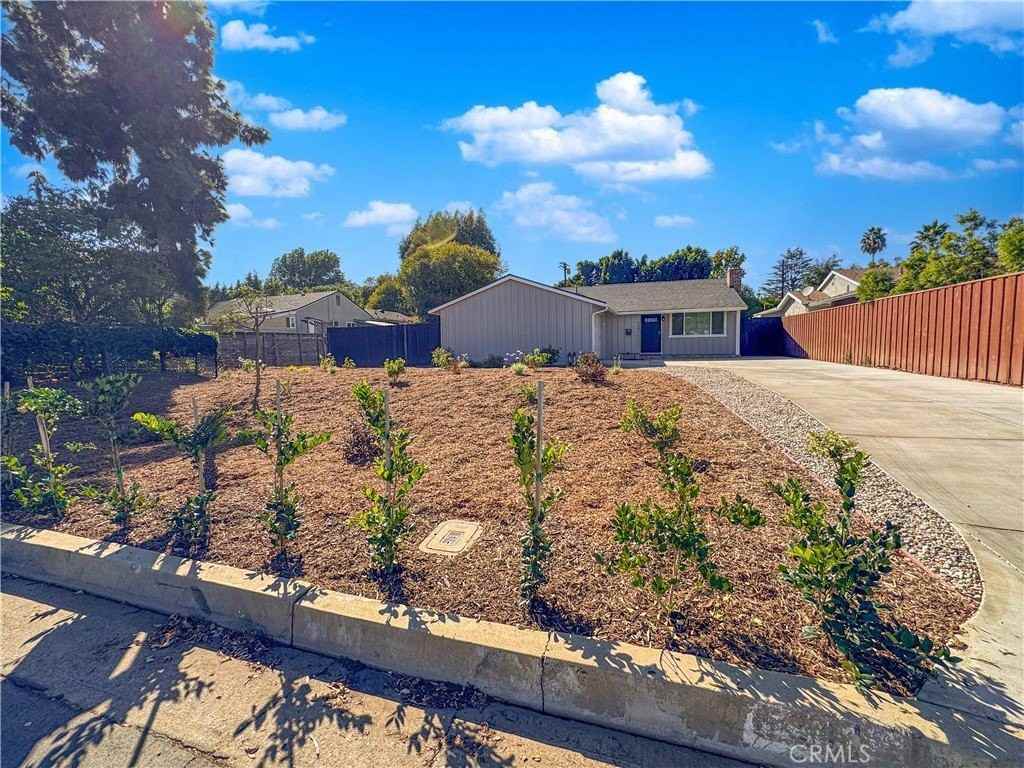 5341 Cedros Ave - Photo 3 of 50