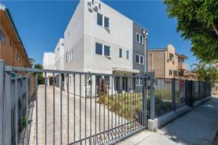 635 N Harvard Blvd - Photo 1 of 1