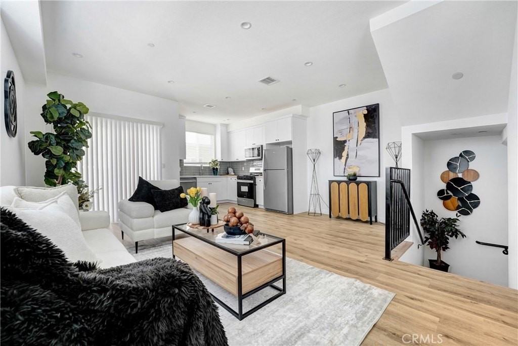 Vanowen St - Photo 6 of 16