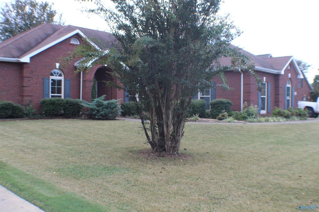 111 Ervington Pl - Photo 2 of 19