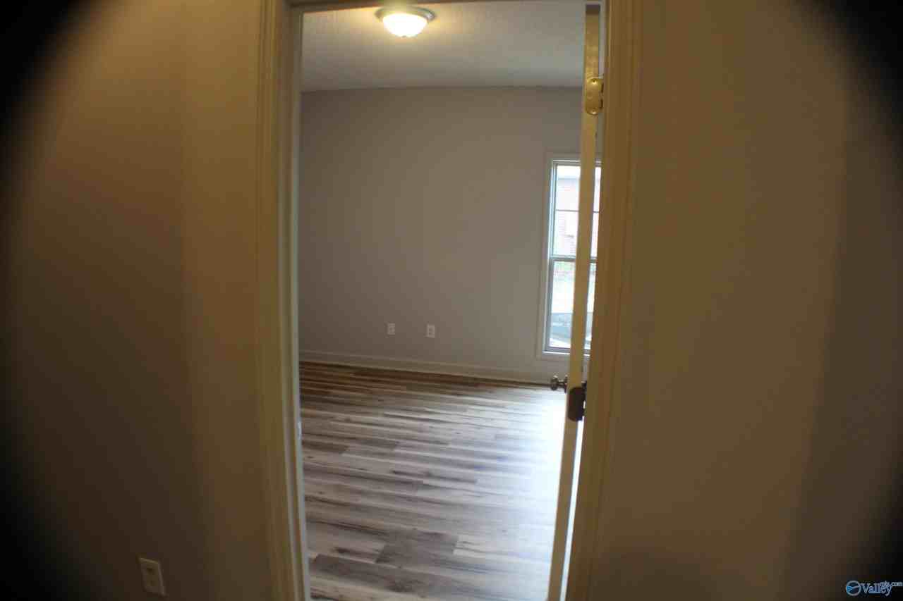 111 Ervington Pl - Photo 4 of 19