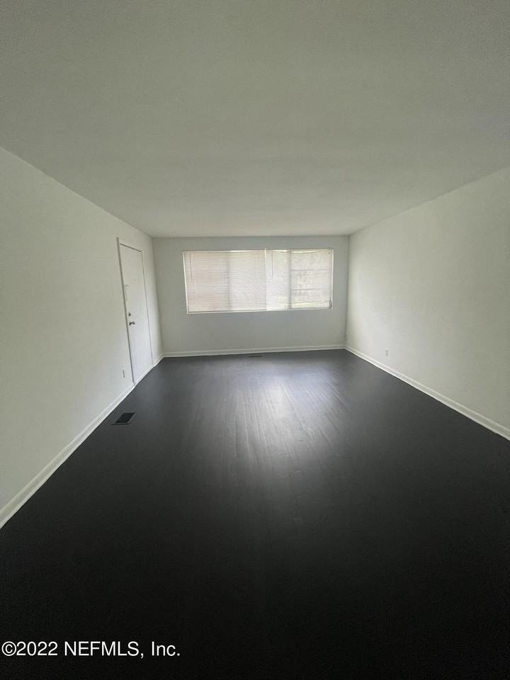 1806 Van Wert Ave Apt 2 #2 - Photo 3 of 12