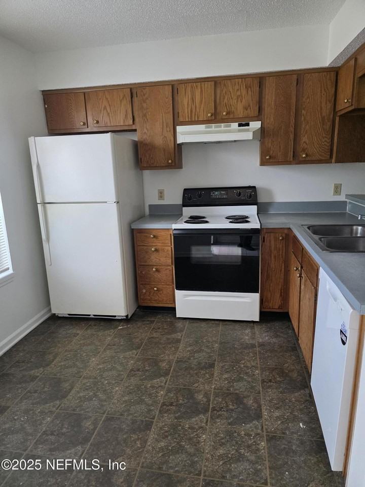 4645 Barnes Road South - Photo 2 of 10