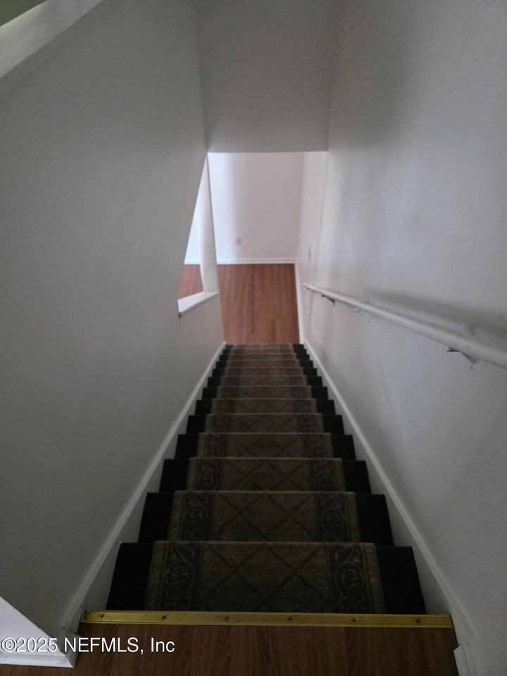 4645 Barnes Road South - Photo 7 of 10