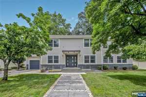 featured image of 3 Laurel Rd