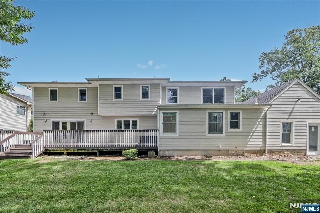 3 Laurel Rd - Photo 2 of 43