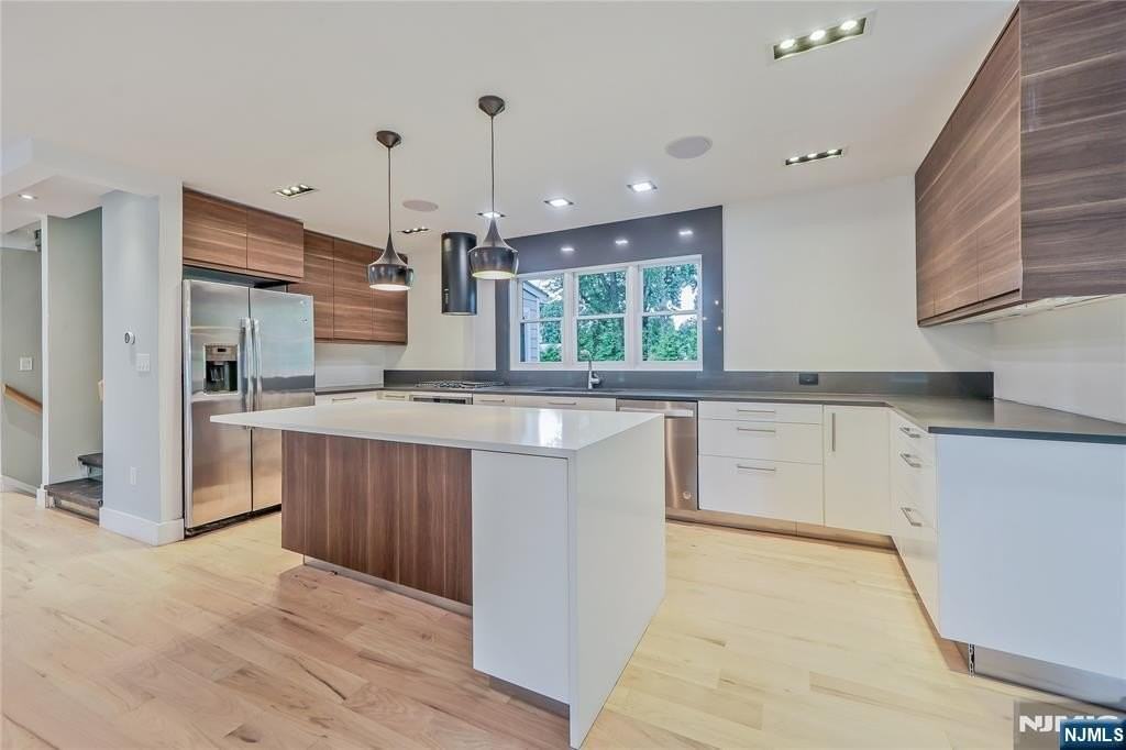 3 Laurel Rd - Photo 6 of 43