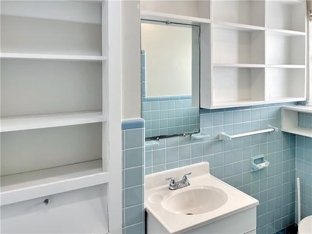 630 Broadway St #630 - Photo 7 of 10