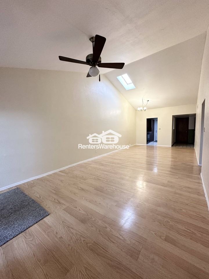 9279 N 47th Dr - Photo 6 of 15