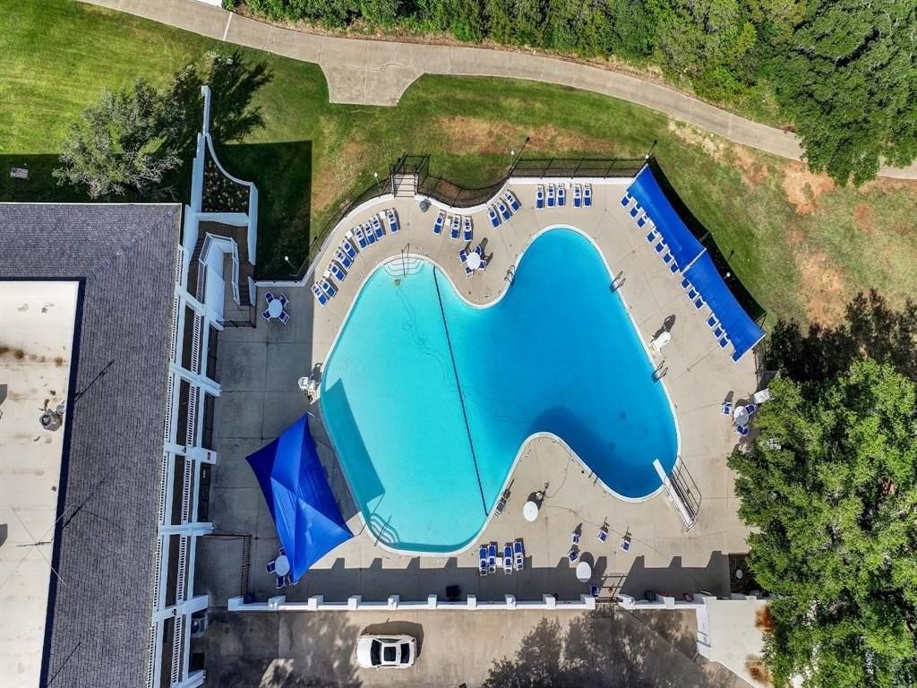 8511 Westover Ct #216 - Photo 3 of 40