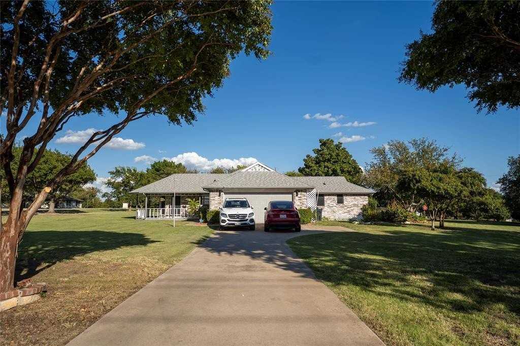 9083 Prestonview Dr - Photo 4 of 40