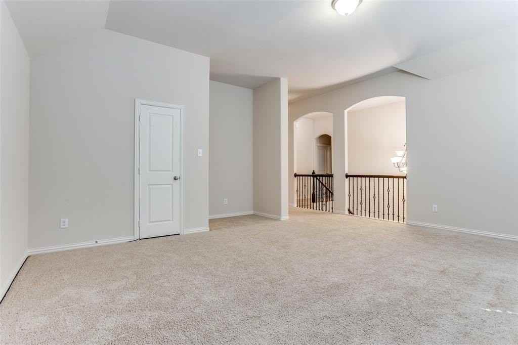 5824 Silverton Ave - Photo 6 of 25