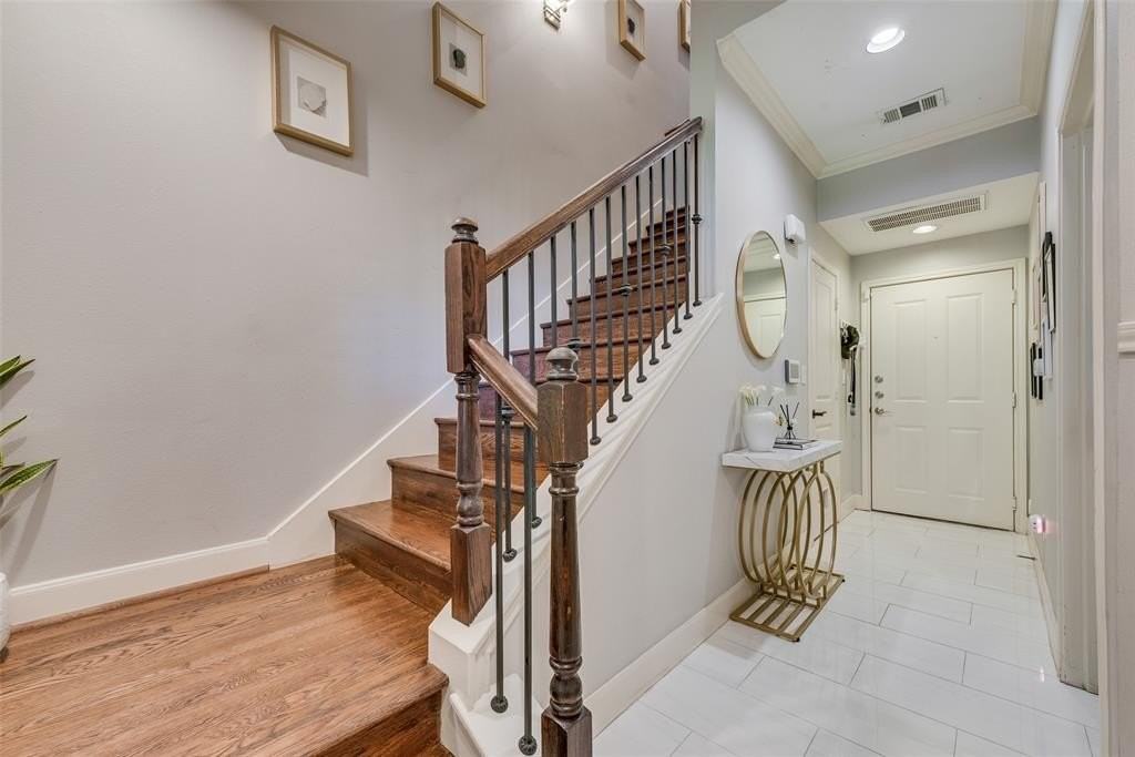 4904 Live Oak St #302 - Photo 2 of 25