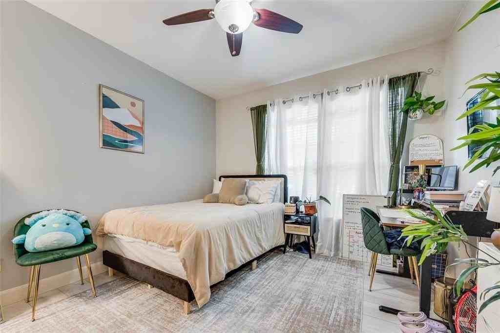 4904 Live Oak St #302 - Photo 3 of 25