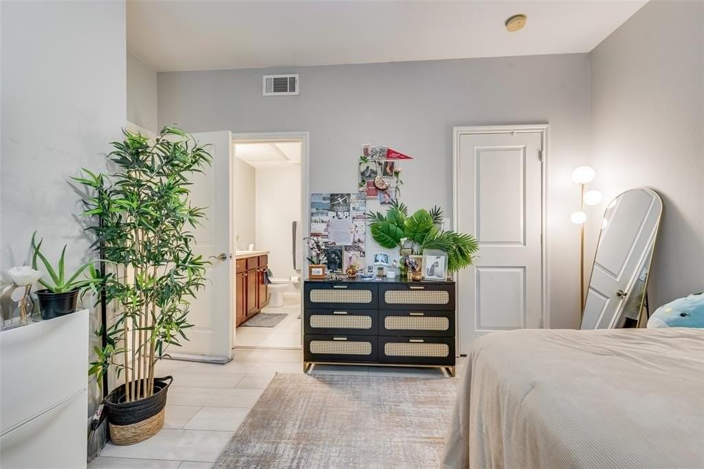 4904 Live Oak St #302 - Photo 4 of 25