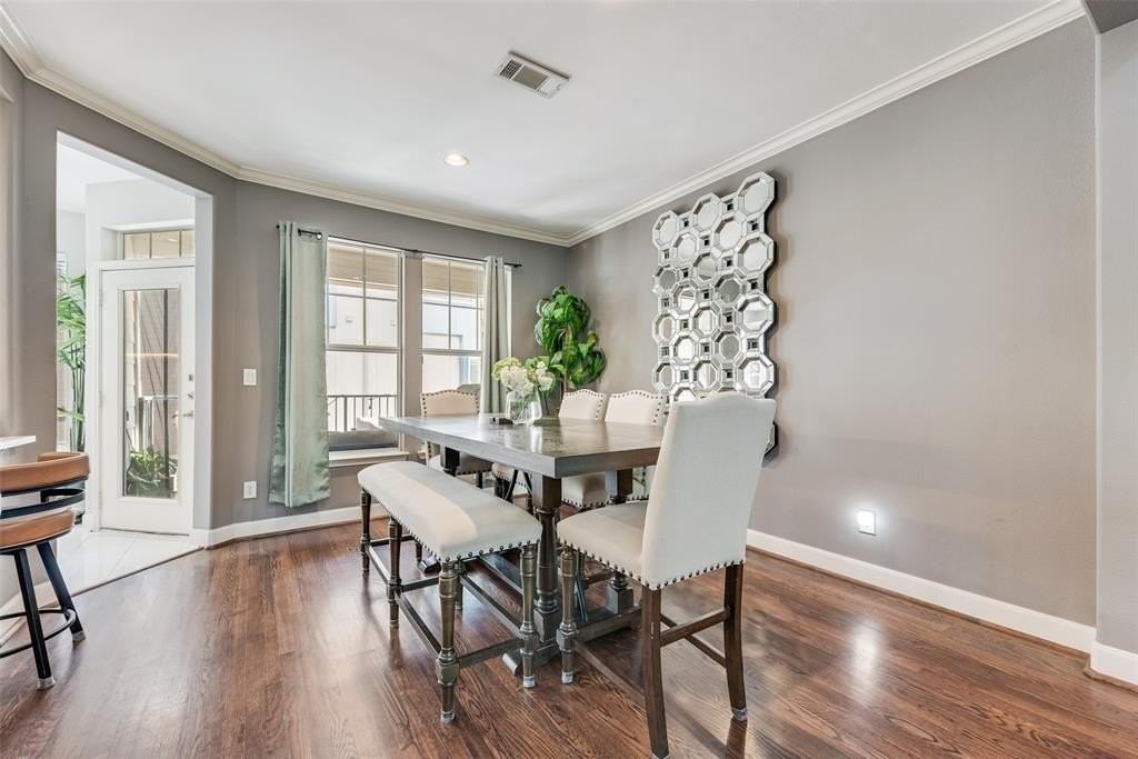 4904 Live Oak St #302 - Photo 7 of 25