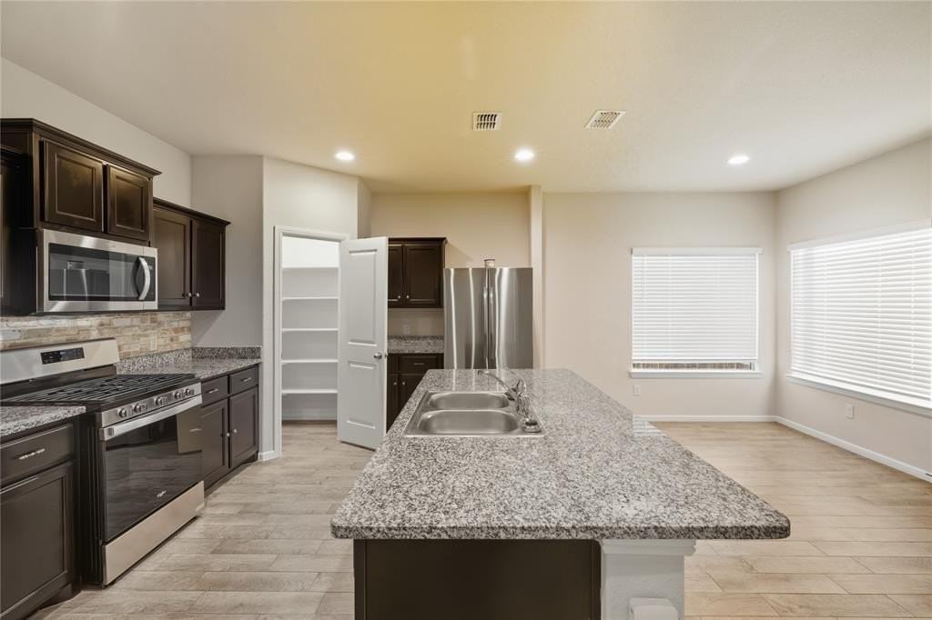 8313 Twisted Pine Way - Photo 6 of 35