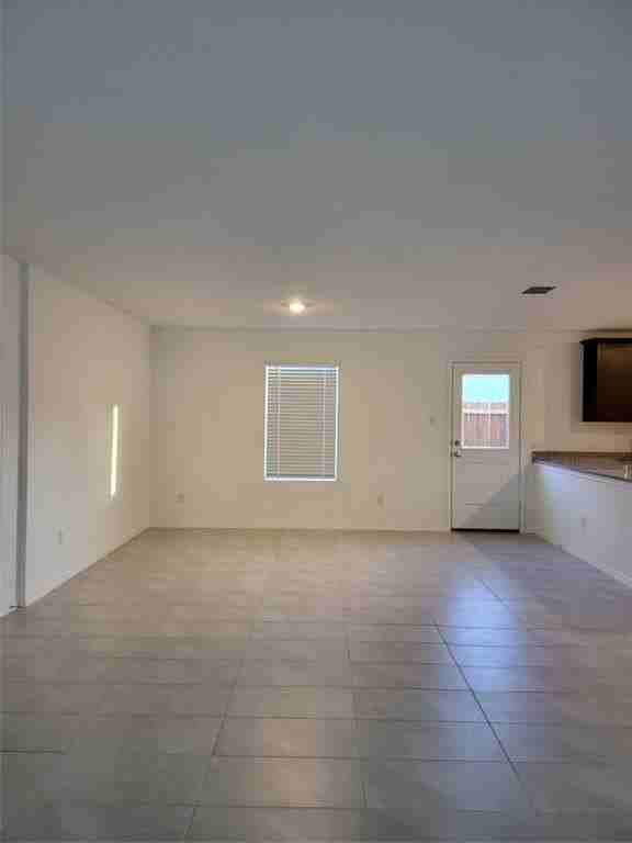 6020 Sumlin Way - Photo 3 of 15