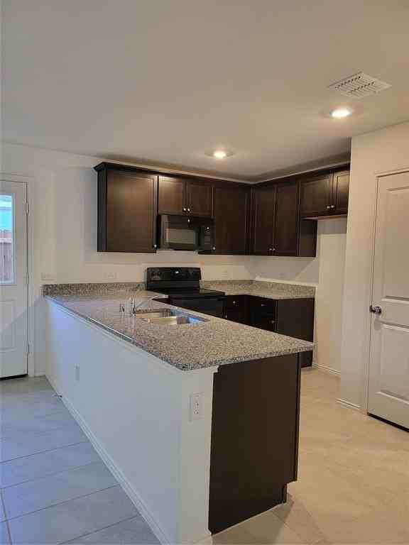 6020 Sumlin Way - Photo 5 of 15