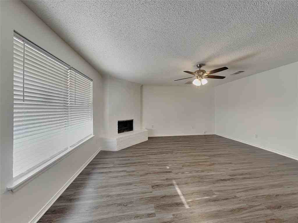 733 Admiralty Way - Photo 3 of 17