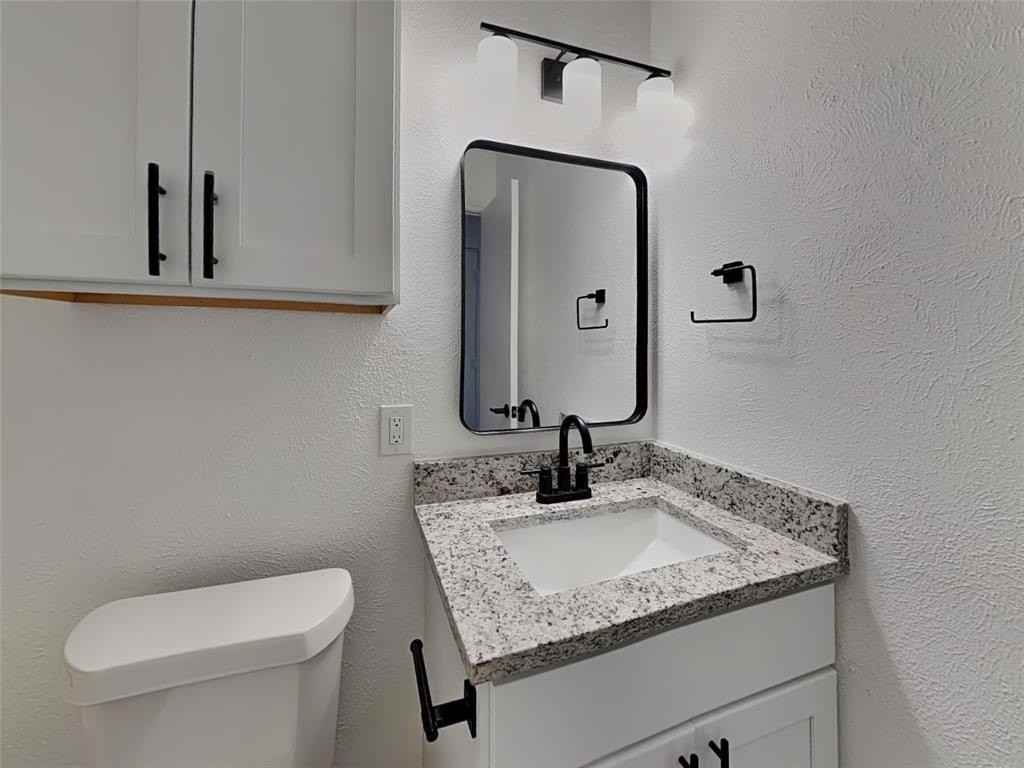 733 Admiralty Way - Photo 6 of 17