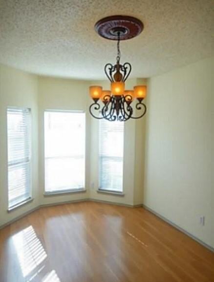 118 Brookshore Dr - Photo 2 of 8