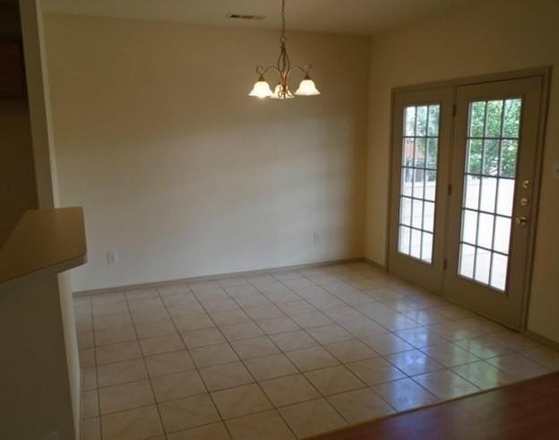 118 Brookshore Dr - Photo 3 of 8