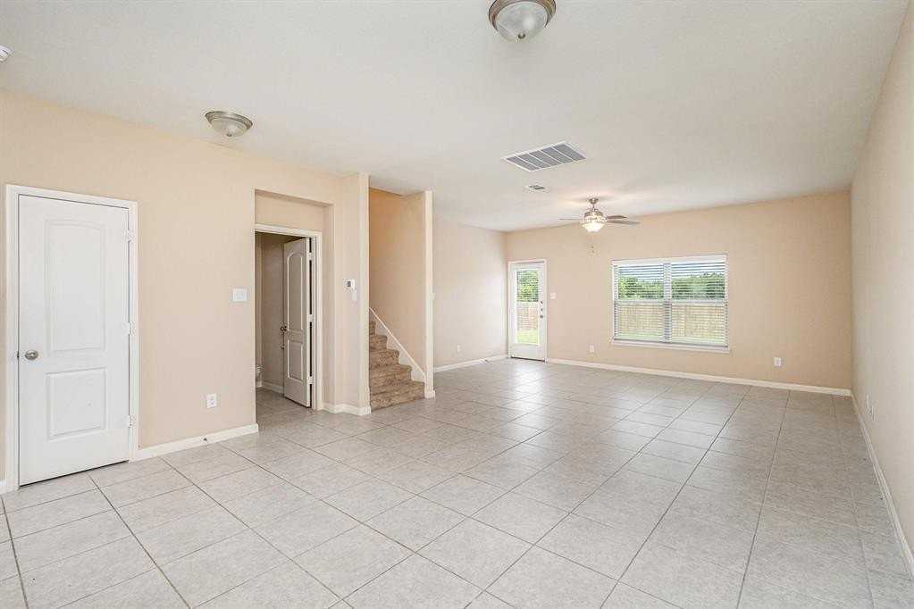 1405 Park Trails Boulevard - Photo 3 of 29