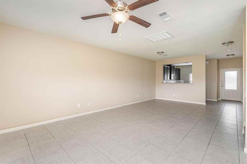 1405 Park Trails Boulevard - Photo 5 of 29