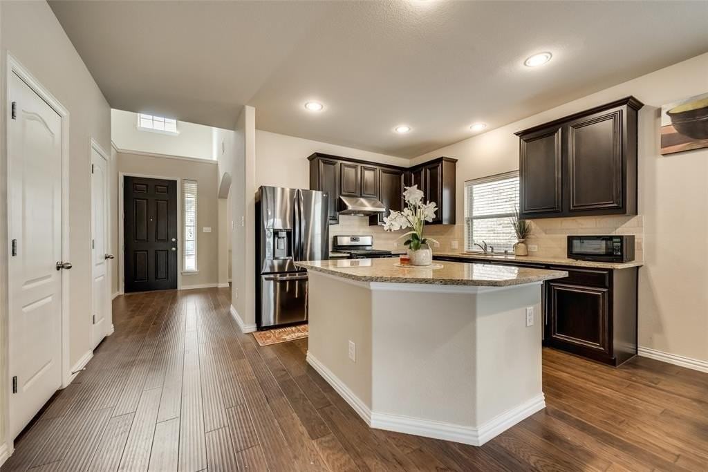 1532 Cypress Garden Ln - Photo 5 of 21