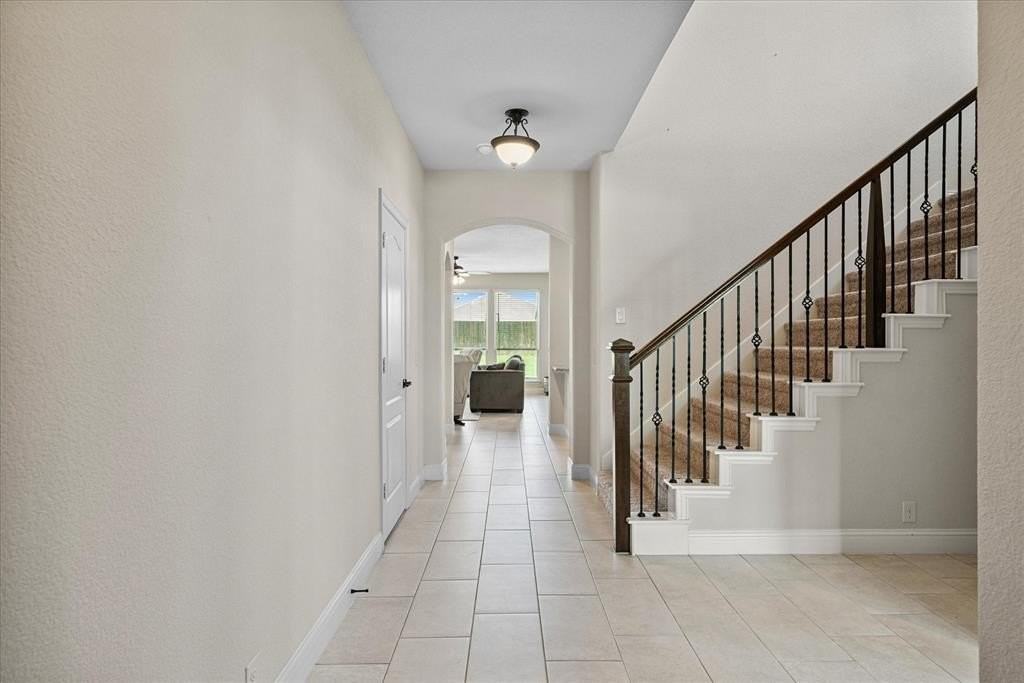 4102 Sublett Way - Photo 5 of 40