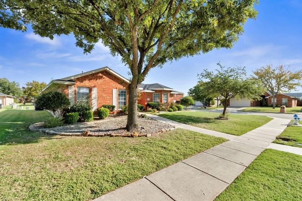 4172 Freedom Ln - Photo 3 of 28