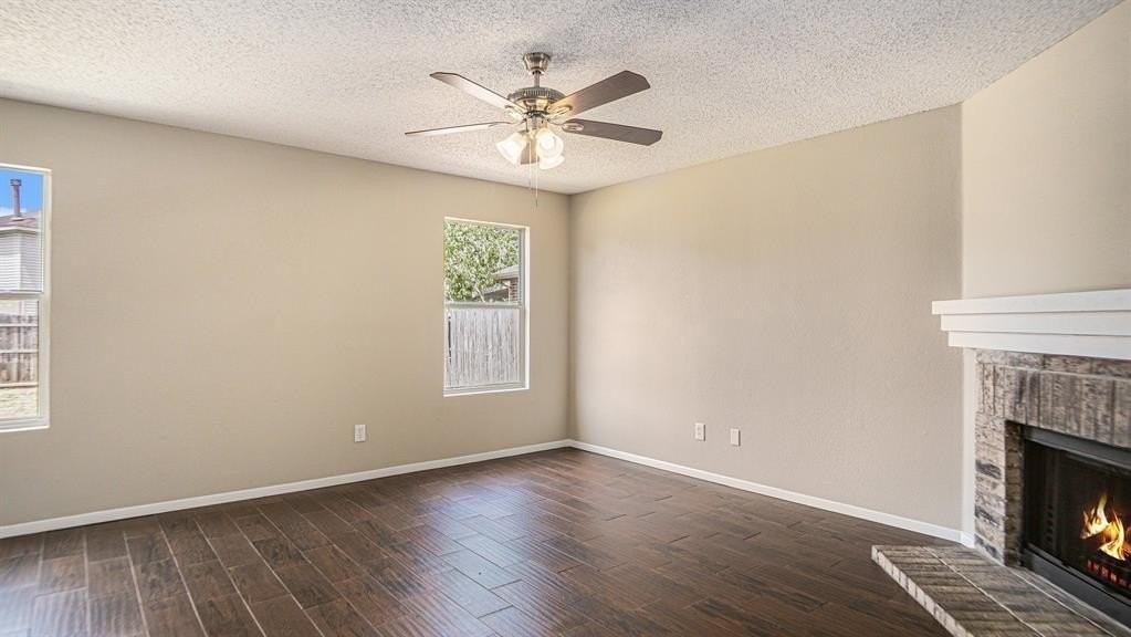 8732 Hunters Point Way - Photo 4 of 24