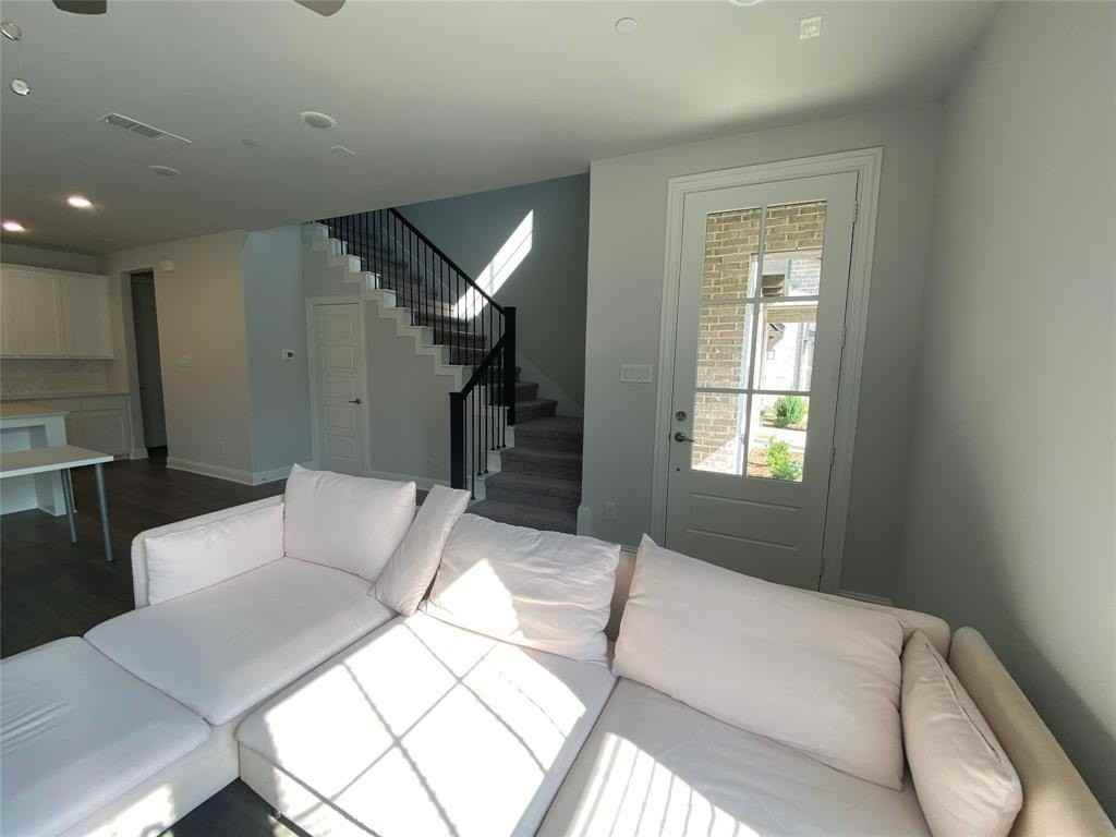 1963 Newman Ave - Photo 5 of 18