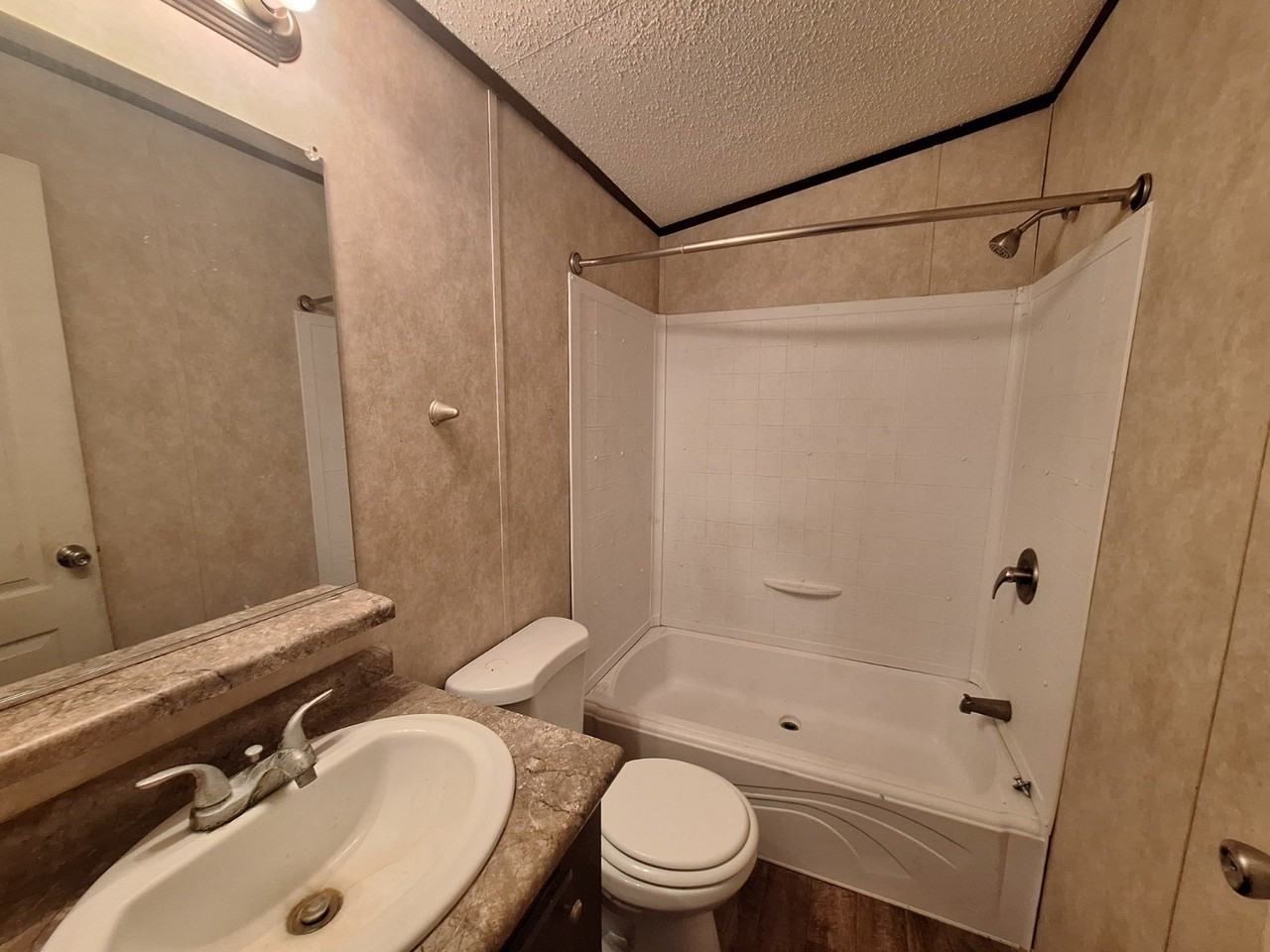 1134 Kelly Dr #6 - Photo 4 of 13