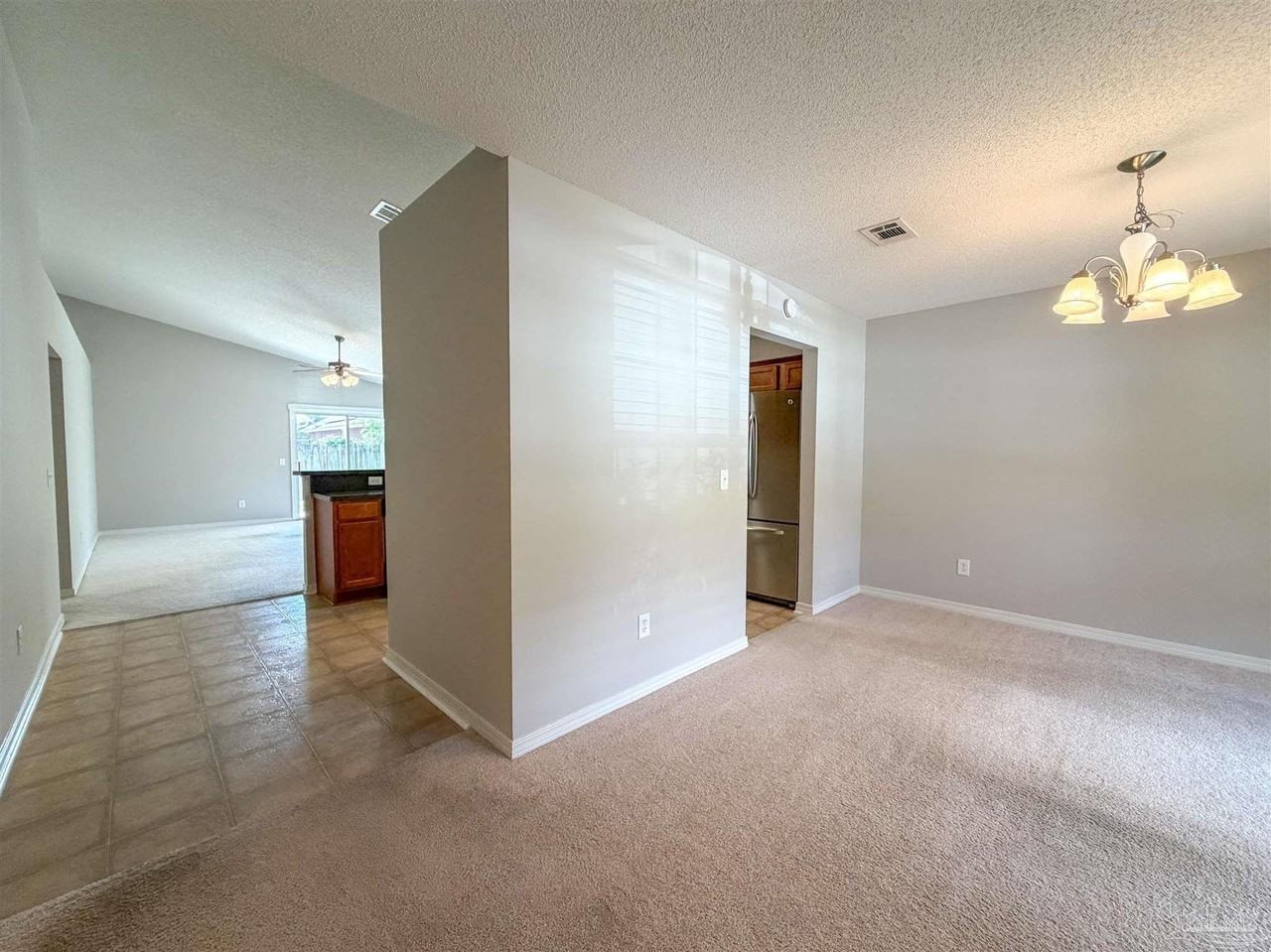 697 Mozingo Ln - Photo 4 of 31