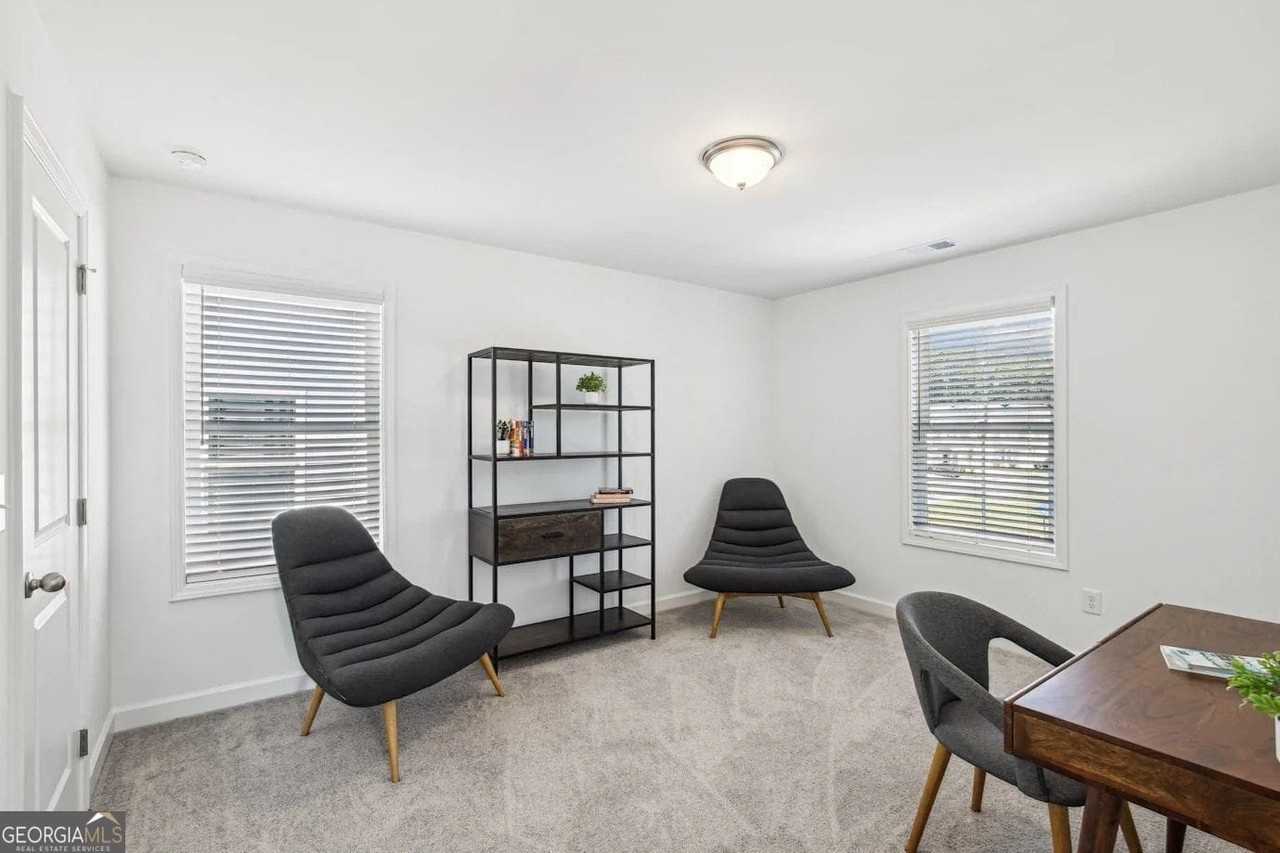 4035 Hillmont Ln - Photo 6 of 10