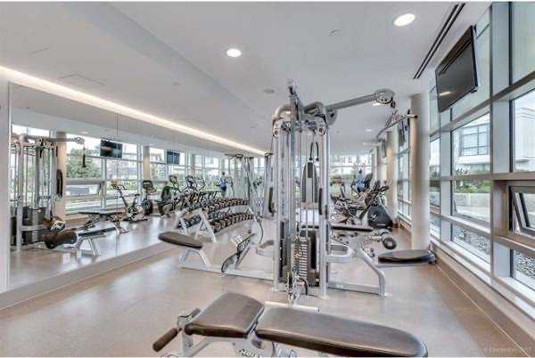 570 Emerson St - Photo 3 of 20