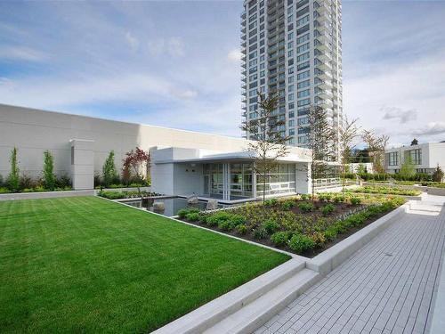 570 Emerson St - Photo 2 of 20