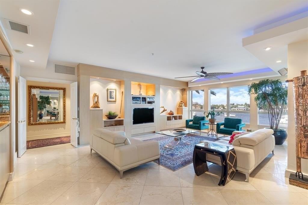 209 N Birch Rd #401 - Photo 2 of 40